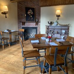 Rancho Caymus Inn - Breakfast dining room?