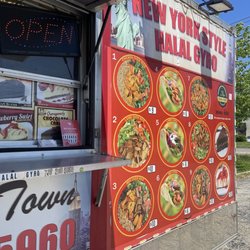 New York Style Halal Gyro - The food truck itself