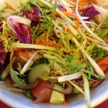 Dodds Restaurant - Dressed mixed salad - Modern European Near Me - Ambleside, CMA