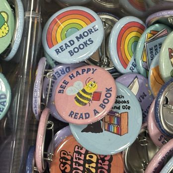 Downtown Books - Bookstores Near Me - Manteo, North Carolina