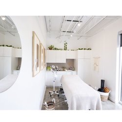 Clove Boutique Skin Studio