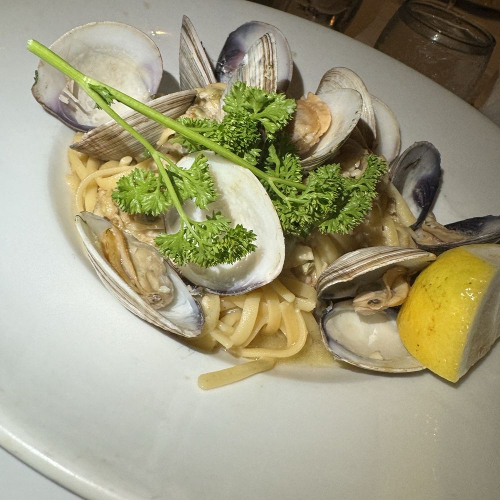 Dal Rae Restaurant - Linguine - Steakhouses Near Me - Pico Rivera, California Dal Rae Restaurant - Linguine - Steakhouses Near Me - Pico Rivera, California
