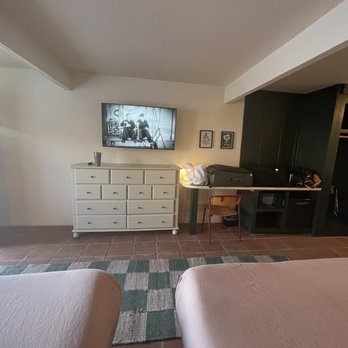 Hummingbird Inn - Hotels Near Me - Ojai, California