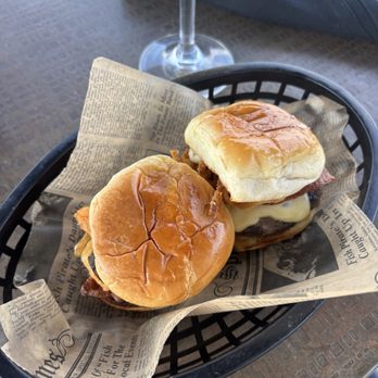 Art Bar - Grand Sliders - Tacos Near Me - St. Louis, Missouri