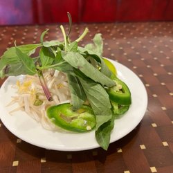 Saigon Palace - Small sprouts and basil, don't say I didn't warn you
