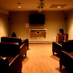 Red Tree Lodge - Movie room (free rentals available)