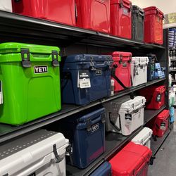 DICK'S Sporting Goods - Yeti Cooler