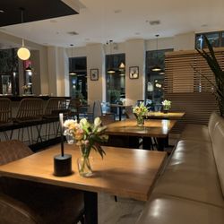 Fillo Modern Greek  - Interior!