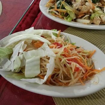 Vohn's Restaurant - Papaya salad - Vietnamese Near Me - Bellingham, Massachusetts