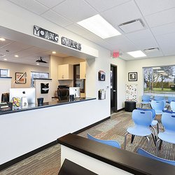 Young Smiles - Young Smiles Front Desk