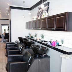 Antinas Salon & Boutique