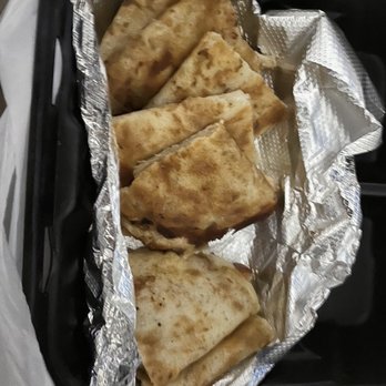 Julio's Cafe Corona - Chicken quesadillas - Mexican Near Me - El Paso, Texas Julio's Cafe Corona - Chicken quesadillas - Mexican Near Me - El Paso, Texas