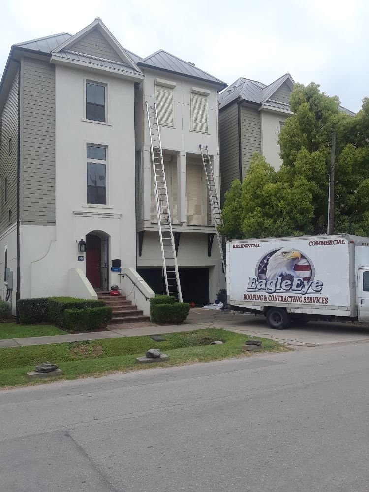 Slide of Eagle Eye Roofing & Contracting Services