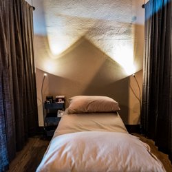 Good Medicine Acupuncture And Massage - Semi-Private acupuncture station