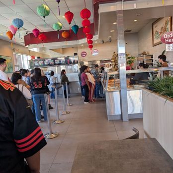 King Eggroll - Customers waiting in 1 line for pickups and to place an order. - Vietnamese Near Me - San Jose, California King Eggroll - Customers waiting in 1 line for pickups and to place an order. - Vietnamese Near Me - San Jose, California