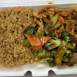 Golden Dragon - 17. Szechuan Chicken Lunch