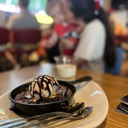 Sports & Social Green Hills - Warm Chocolate Chip Cookie Skillet