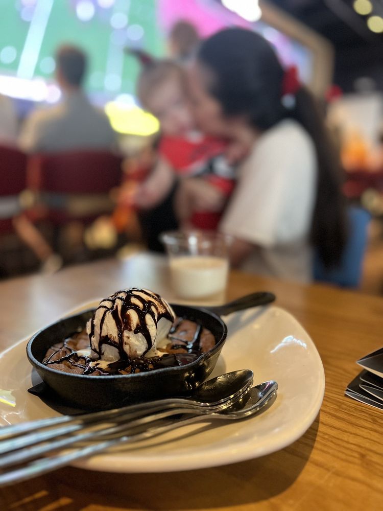 Social spots from Sports & Social Green Hills