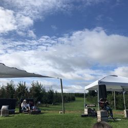 Manoff Market Gardens - Good music and great cider on a nice warm fall day