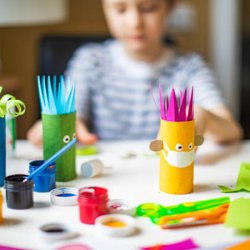 Play & Learn Center - Craft time!