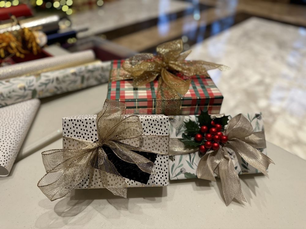 WRAPPER’S DELIGHT Updated September 2024 25 Photos 5823