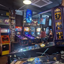 Canal Street Arcade and Deli - Arcade games
