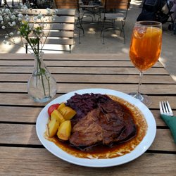 Restaurant Herrngarten - Roast pork with sweet potatoes and sauteed red cabbage