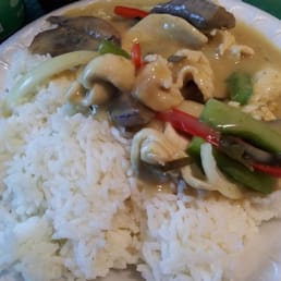 Green chicken curry $8