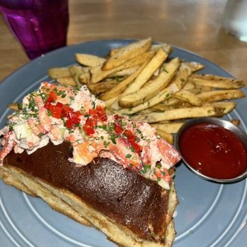 Liv's - Cold lobster roll - Seafood Near Me - Long Beach, California Liv's - Cold lobster roll - Seafood Near Me - Long Beach, California