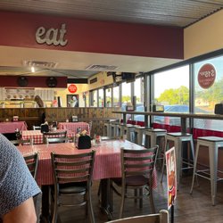 Italiano's - Dining area