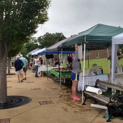 Norcross Community Market - Limited number of vendors. No music or food trucks as advertised.