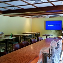 Zhong's Restaurant - Shot from the back of the bar towards the new TV