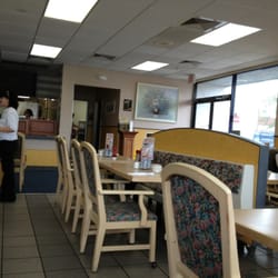 Max & Meme Cafe