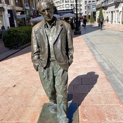 Estatua de Woody Allen