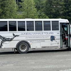 Juneau Whale Tours - Bus that took us to the dock