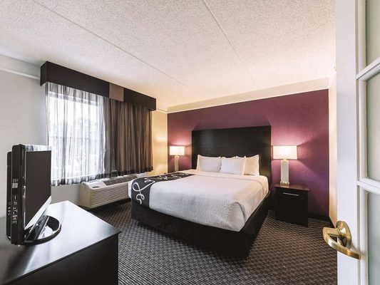 La Quinta Inn & Suites by Wyndham San Antonio Downtown by null
