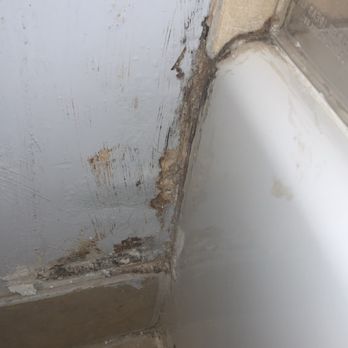 Fallbrook Country Inn - Water damage near shower, very gross - Hotels Near Me - Fallbrook, California