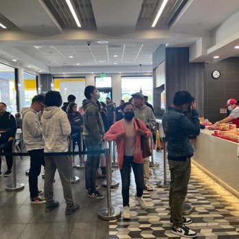 Jollibee - The line during Friday lunch - Fast Food Near Me - Milpitas, California Jollibee - The line during Friday lunch - Fast Food Near Me - Milpitas, California