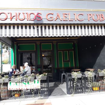 O'Huids Gaelic Pub - Main entrance with outside patio seating - Irish Pub Near Me - Lancaster, Ohio