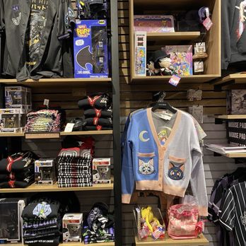 BoxLunch - Men's Clothing Near Me - Sevierville, Tennessee BoxLunch - Men's Clothing Near Me - Sevierville, Tennessee