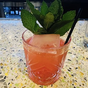 Sloane’s - Cocktail Bars Near Me - Boston, Massachusetts