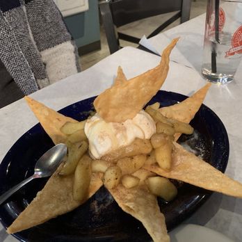 Food For Thought - My friend had the Apple nachos, tasty - American Near Me - Williamsburg, Virginia Food For Thought - My friend had the Apple nachos, tasty - American Near Me - Williamsburg, Virginia