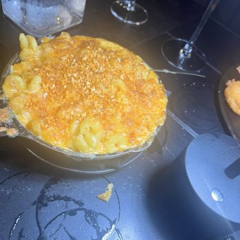 Bronzeville Winery - Mac and cheese - New American Near Me - Chicago, Illinois Bronzeville Winery - Mac and cheese - New American Near Me - Chicago, Illinois