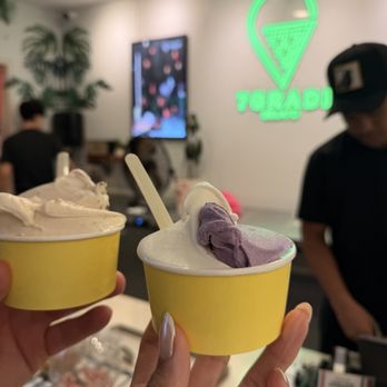 7Gradi - Biscoff and cookies and cream & rice and ube - Gelato Near Me - Honolulu, Hawaii