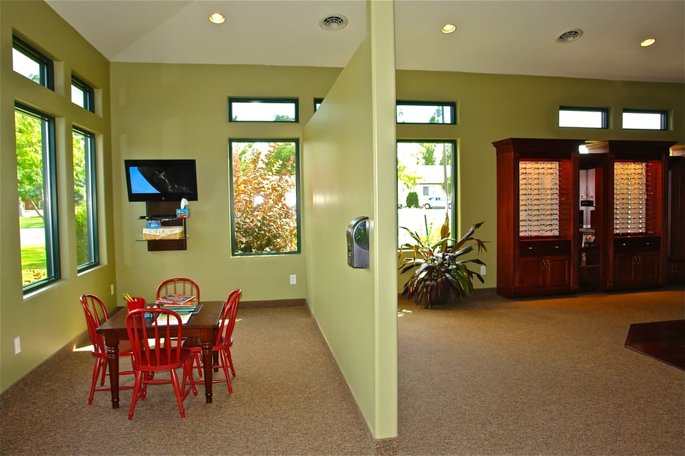 FORD FAMILY EYE CARE, PC Updated September 2024 10 Photos 2139