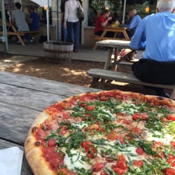 Little Deli & Pizzeria - Margherita pizza