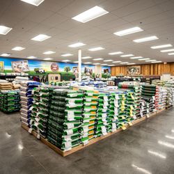 Kahoots Feed & Pet - Interior Feed Supply Section