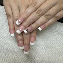 nails
