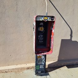 Bowlin's Old West Trading Post - Old fashioned payphone but the Payphone is not in the case