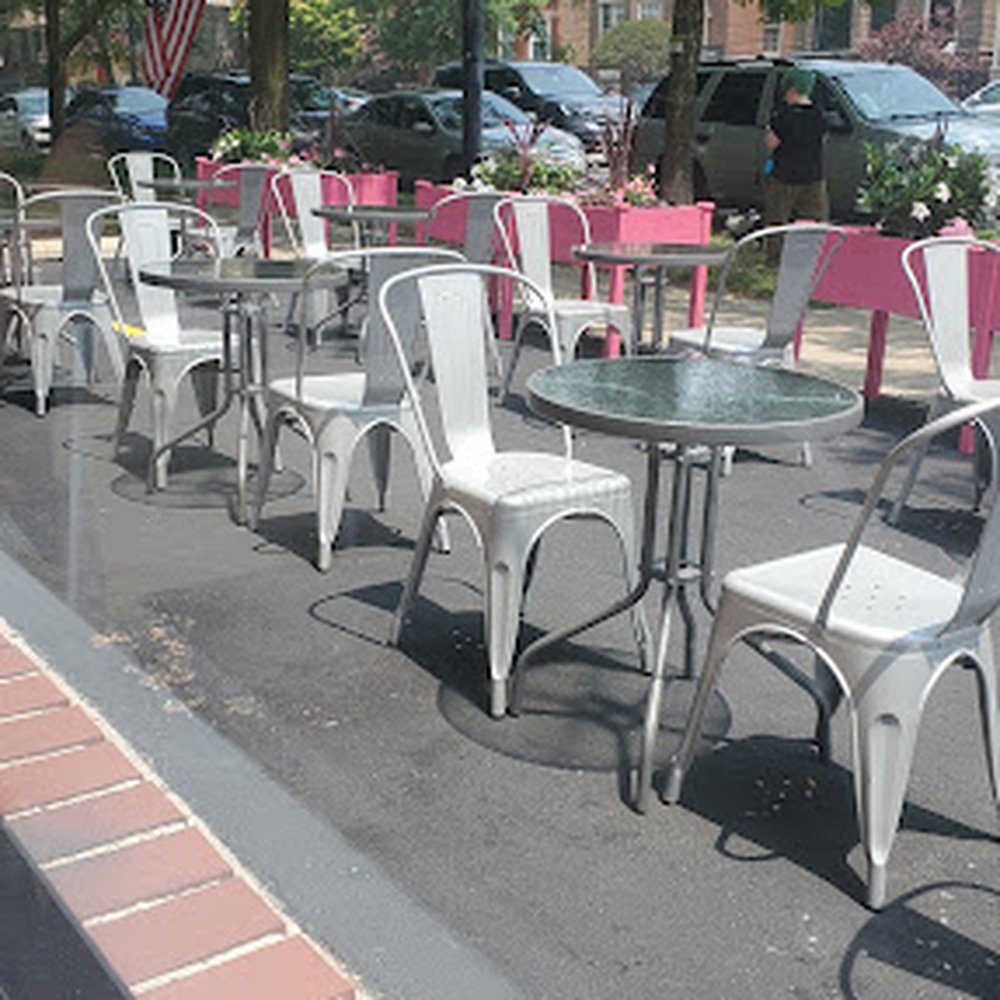 Teddy's Ice Cream - Outdoor Patio - Ice Cream & Frozen Yogurt Near Me - Chicago, Illinois Teddy's Ice Cream - Outdoor Patio - Ice Cream & Frozen Yogurt Near Me - Chicago, Illinois